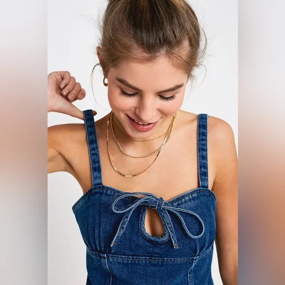 ๐๐ฆ๐ NWOT BLUE DENIM Urban Outfitters UO Keyhole Dress - Picture 2 of 10
